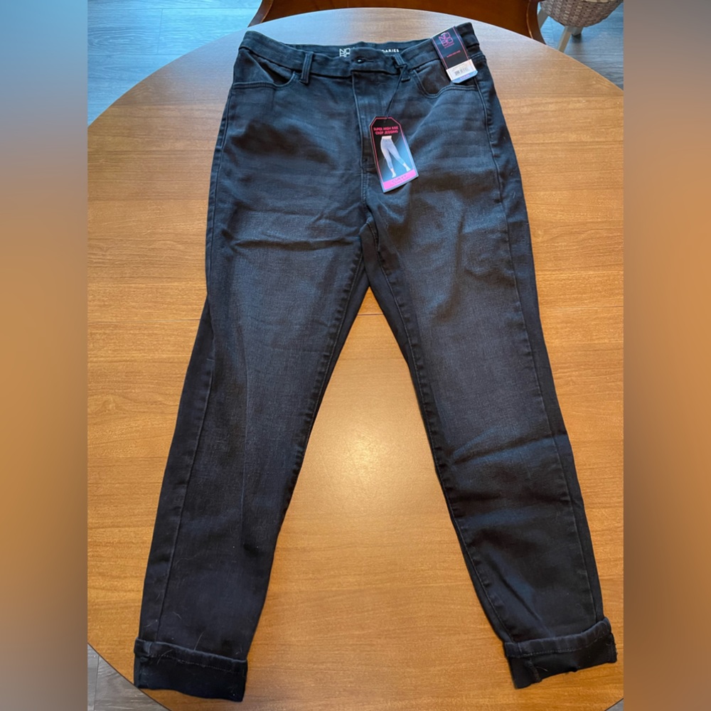 Super high rise, crop jegging curvy